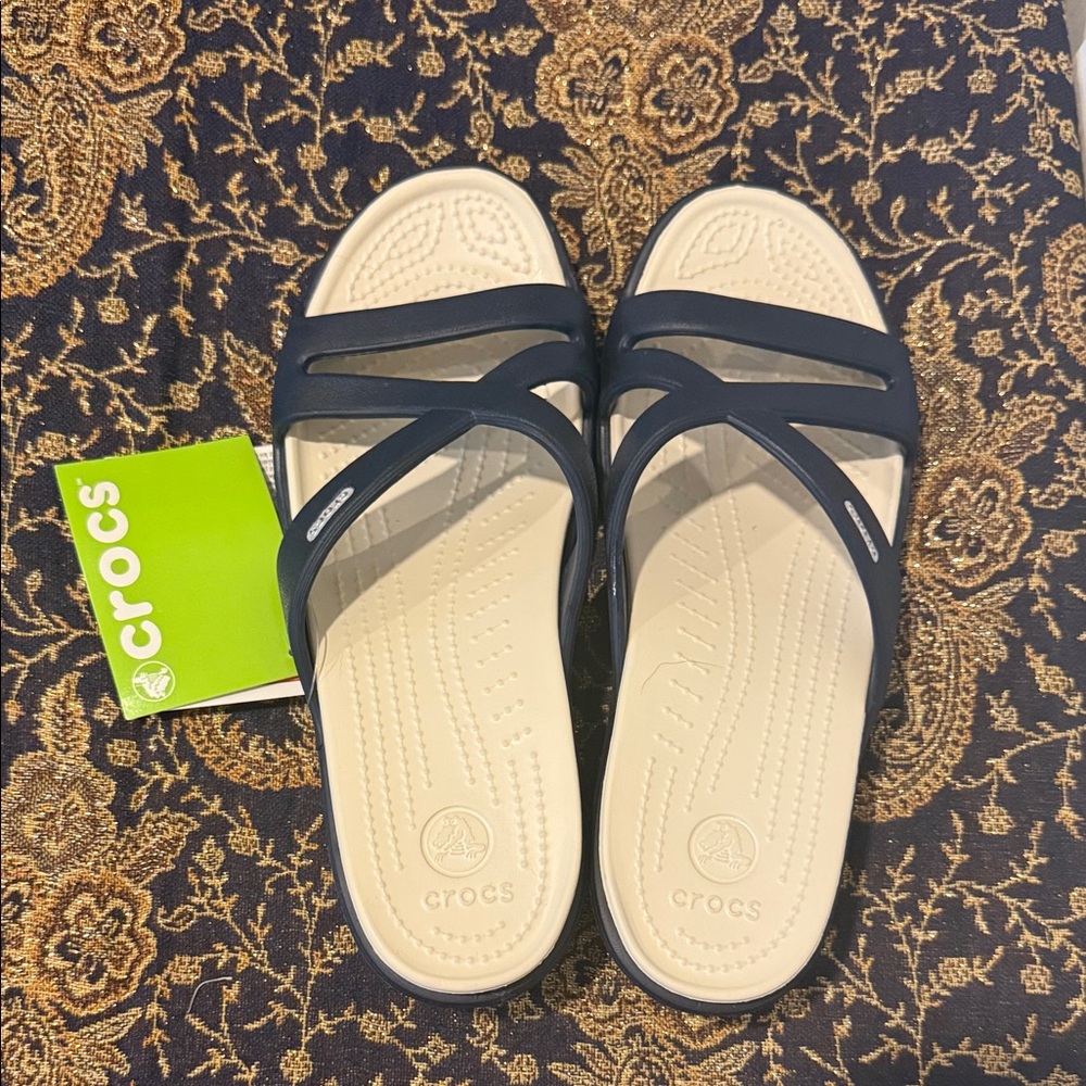 New CROCS Navy Patricia II Sandals, size 10 (C9)